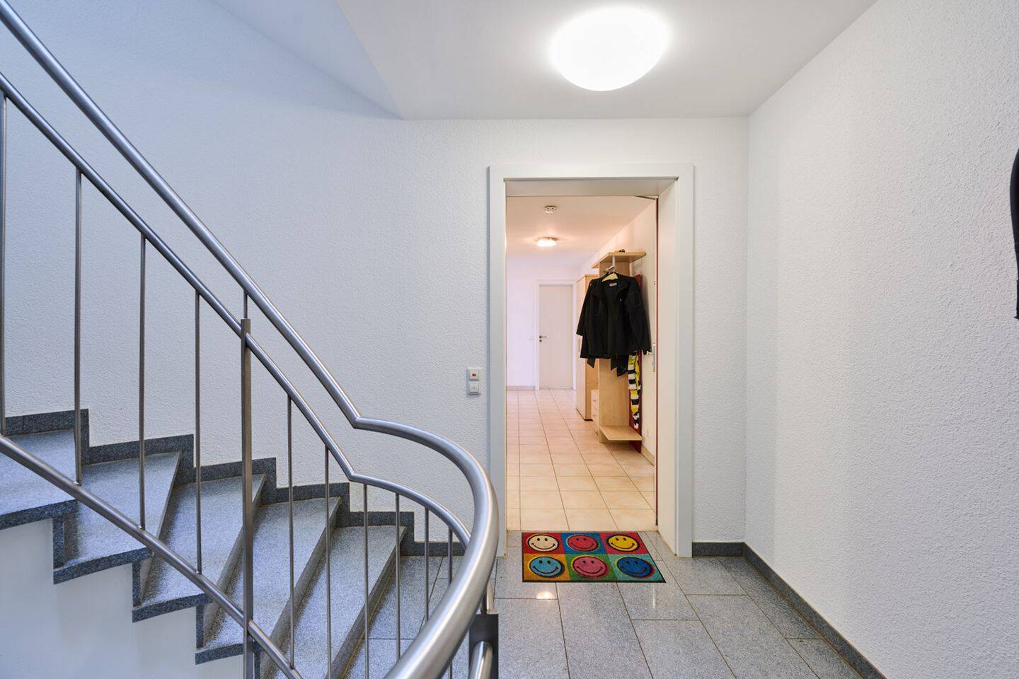 140 m² Wohnkomfort | 4,5 Zimmer | Große Sonnenterrasse | TG-Stellplatz – Filderstadt – Vorschaubild 2