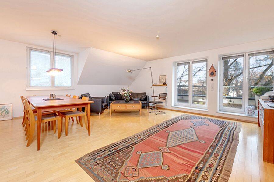 In 2. Reihe gelegen: Besondere Maisonette mit Balkon und Tiefgaragenstellplatz! – Hamburg – Vorschaubild 7