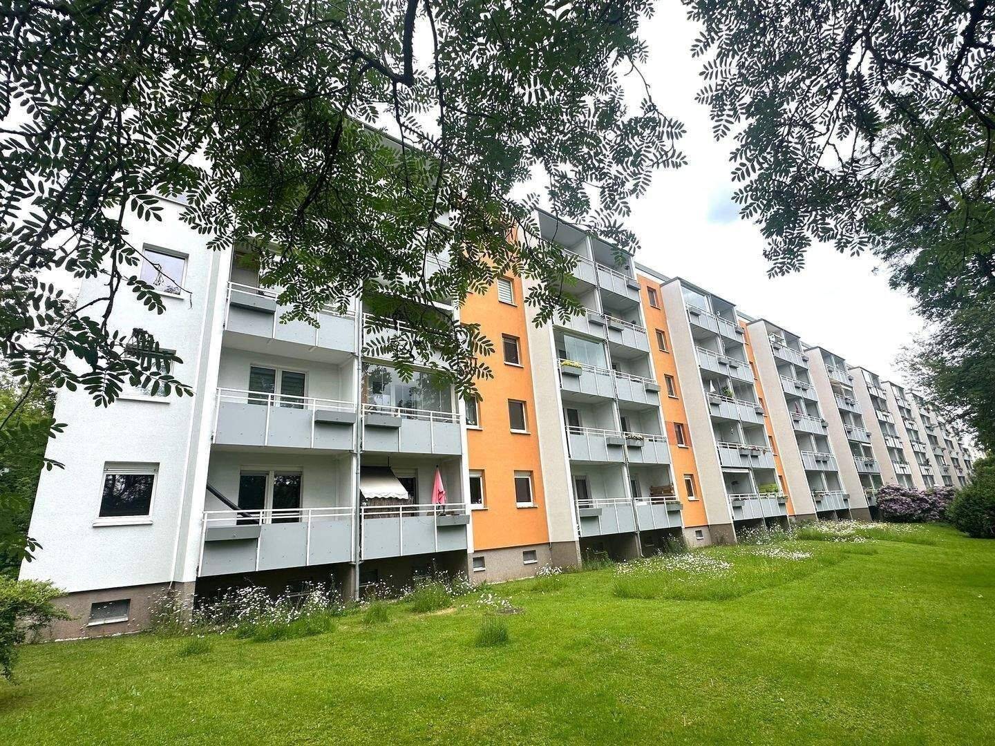 Kapitalanlage -Vermietete Eigentumswohnung im Dachgeschoss am Chemnitzer Stadtpark- – Chemnitz – Bild 1 von 5
