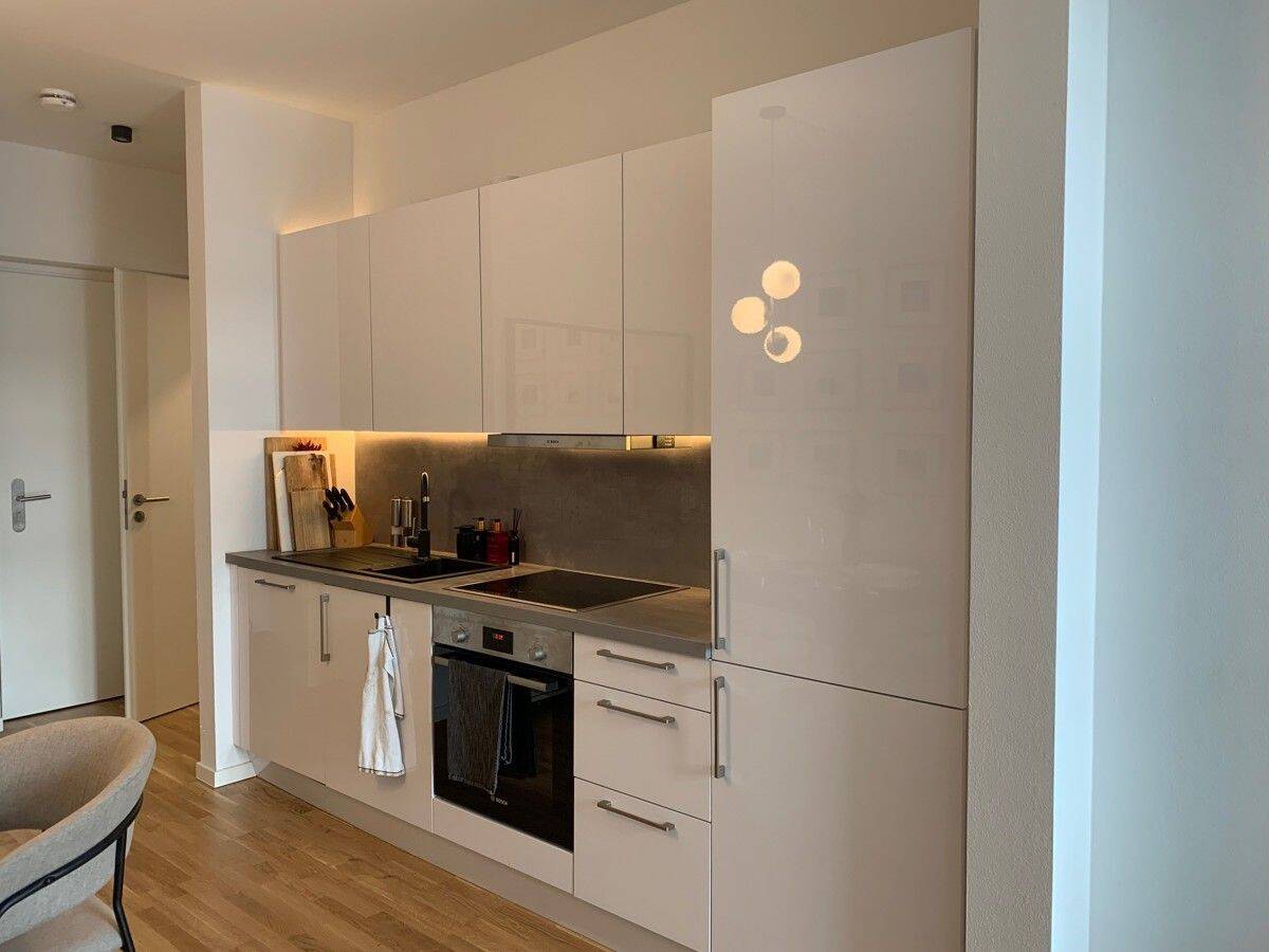 1,5-Zimmer Wohnung mit besonderem Charme, Einbauküche, Balkon, Stellplatz, Möbel abkaufbar – Villingen-Schwenningen – Vorschaubild 5