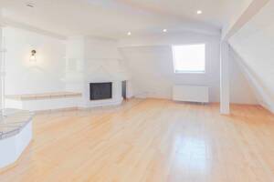 Stilvolle 3,5-Zimmer-DG-Wohnung mit Sauna, Kamin und Stellplatz in zentraler Stuttgarter Lage – 70180 Stuttgart – Vorschaubild 2