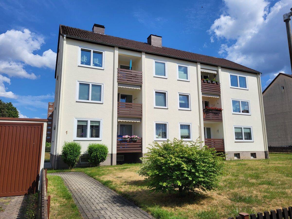 4-Zimmer-Erdgeschoßwohnung mit Loggia