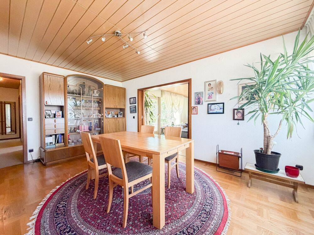Bungalow mit schönem Garten und Doppelgarage in ruhiger Lage von Niederfüllbach – Niederfüllbach – Vorschaubild 4