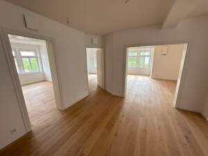 5 Zimmer in zentraler Lage in kernsaniertem Gründerzeithaus – 86153 Augsburg – Vorschaubild 1