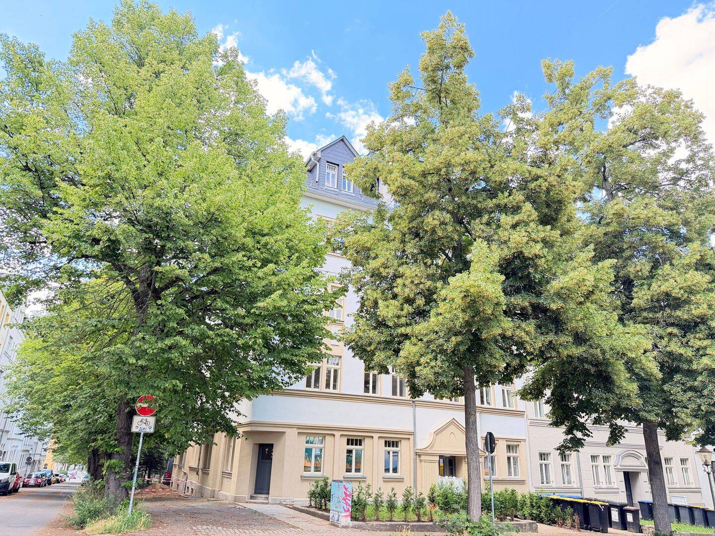 Komfort auf Schritt und Tritt: Fußbodenheizung, Parkett & moderne EBK