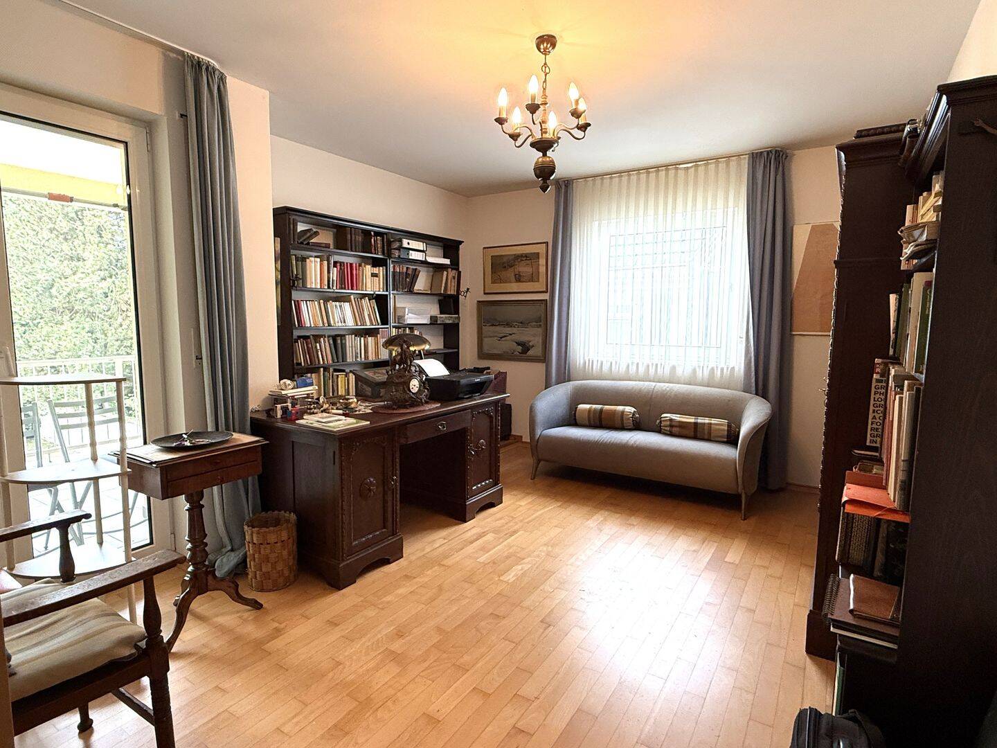 Schöne 5-Zimmer-Maisonette II 178 m² Wohnfläche II 2 Bäder II Gute Lage in Brühl II PKW-Stellplatz II 1. OG