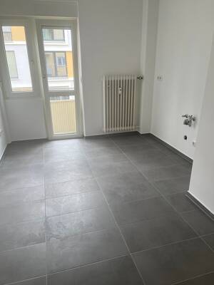 Moderne 2,5 Zimmer Wohnung mit kleinem Balkon – 90762 Fürth – Vorschaubild 4