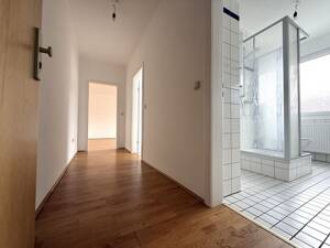 Wohnen am Schwarzbach: Frisch renovierte 2-Zimmer-Wohnung mit Stellplatz in Rotthausen