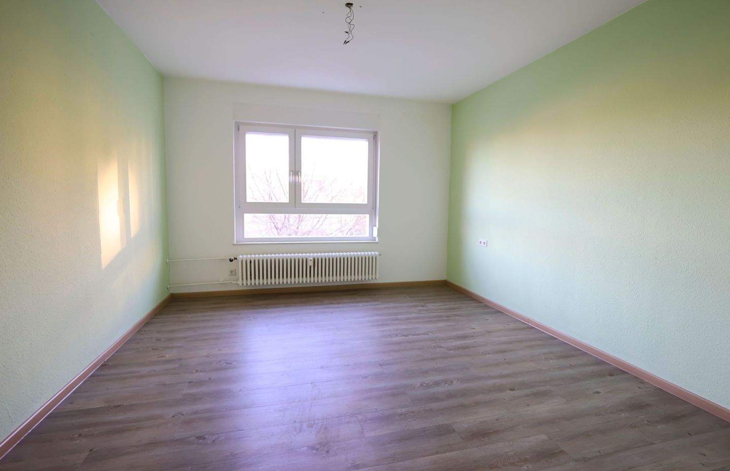 Hochwertig sanierte 3 Zimmer Wohnung mit Balkon und TG-Stellplatz in Pforzheim – Pforzheim – Vorschaubild 4