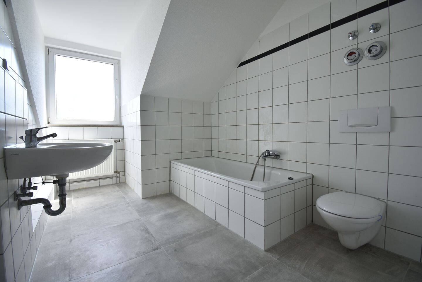 WBS erforderlich! Renovierte 3-Zimmer-Altbau-Whg mit Balkon – Krefeld – Vorschaubild 5