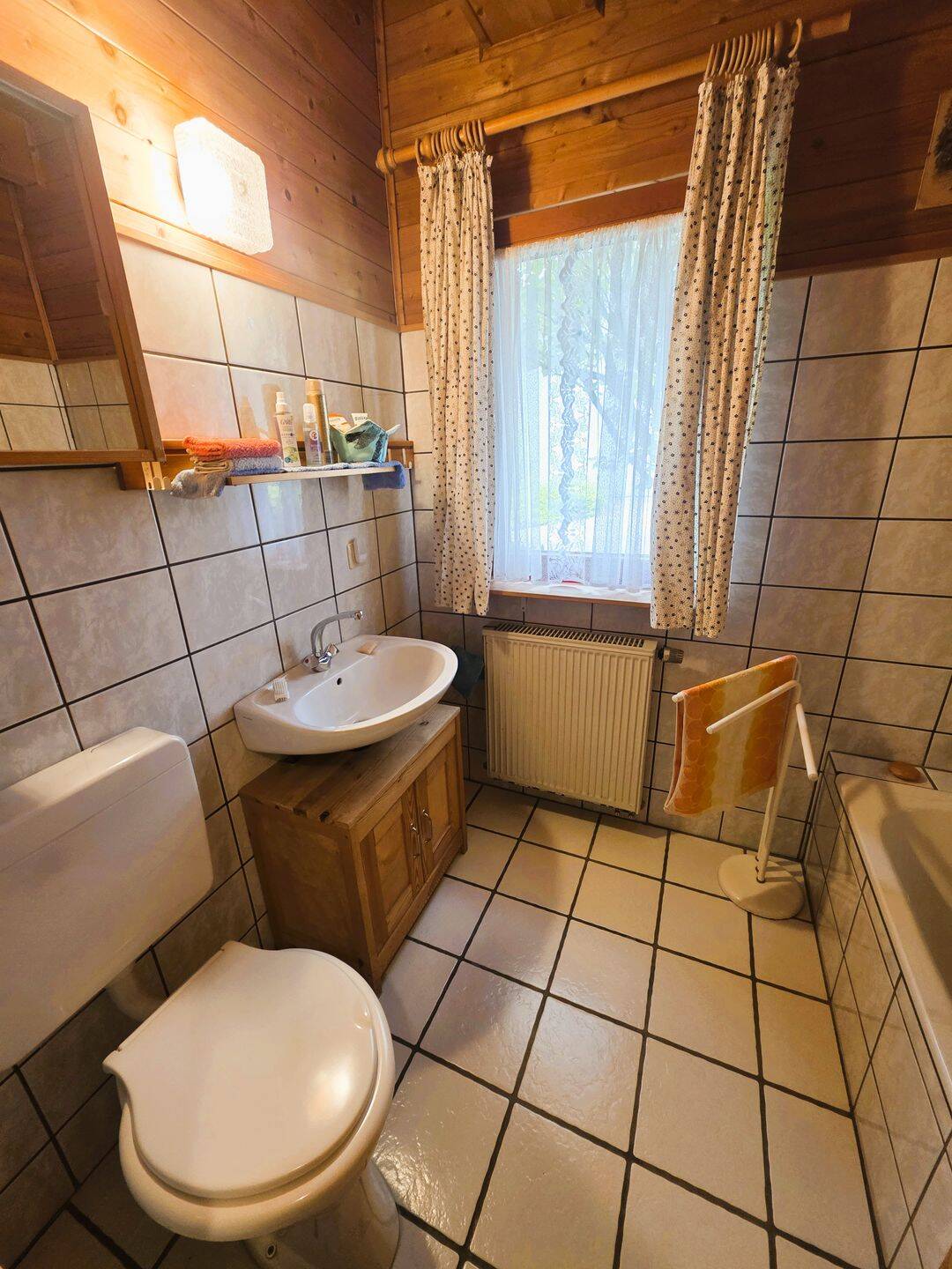 LIEBLINGSGARTEN. LIEBLINGSLAGE. LIEBLINGSHAUS. Wohnhaus in Gemünden zu verkaufen! – Gemünden – Vorschaubild 9