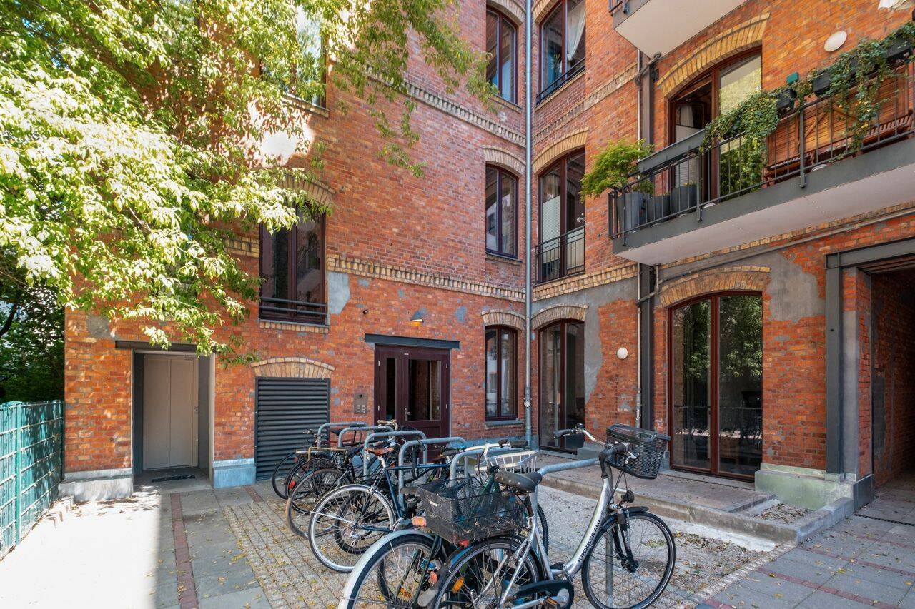 Loft-Studio mit Sonnenterrasse in historischer Knopffabrik – Berlin – Vorschaubild 8