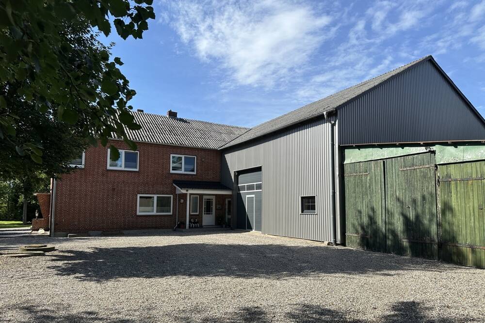 Sehr gepflegter und 2018 kernsanierter Resthof in Alleinlage in Leck – Leck – Vorschaubild 2
