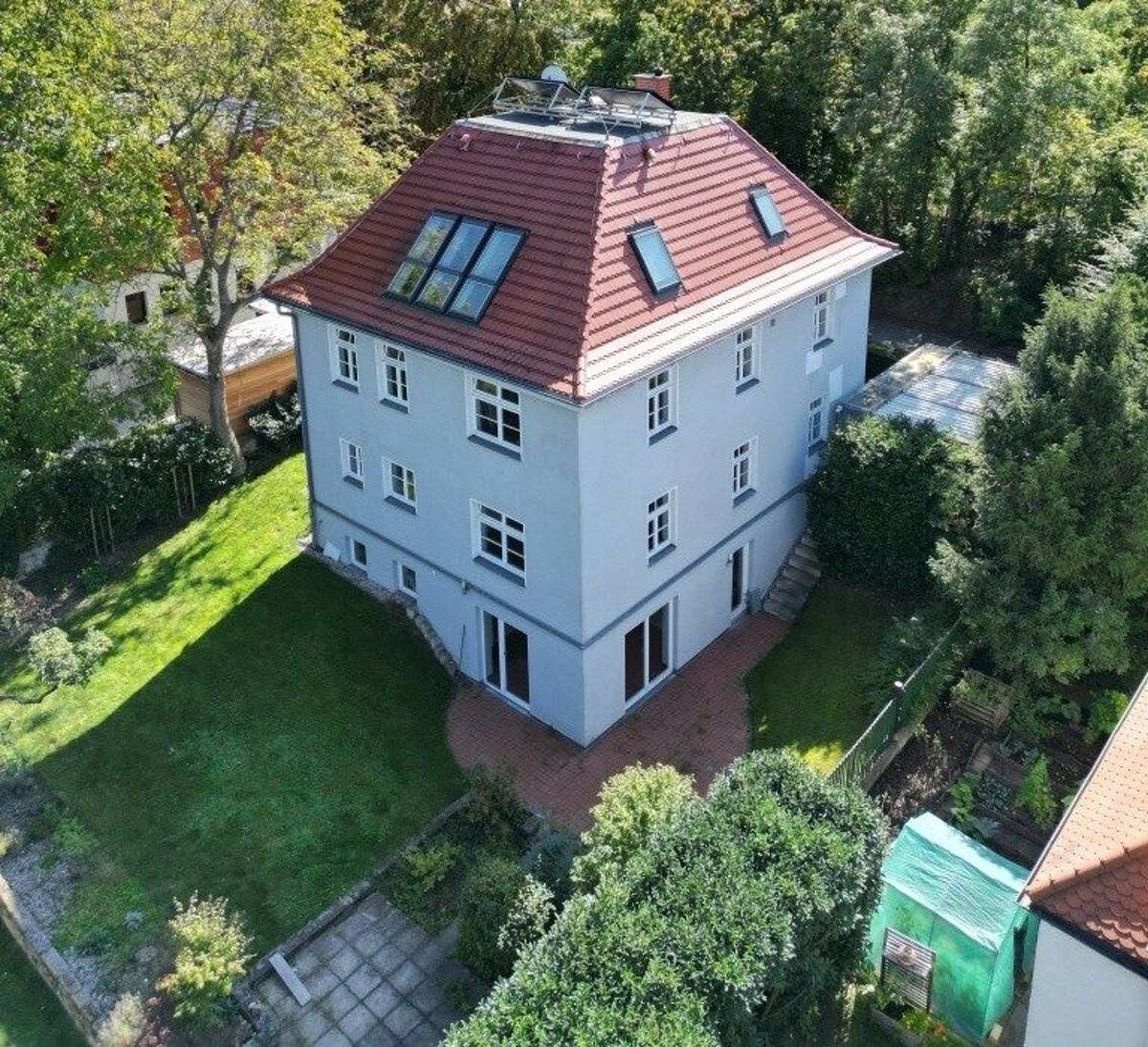 STADTVILLA - TEILBAR ODER ALS EINFAMILIENHAUS NUTZBAR – 1069 Dresden – Bild 1 von 9