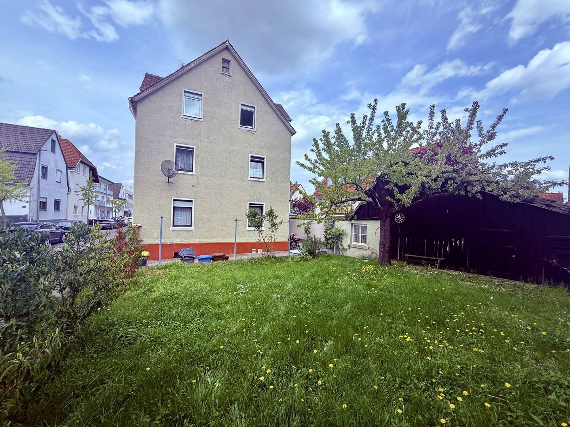 Mehrfamilienhaus in 65428 Rüsselsheim mit 178,35 m² kaufen
