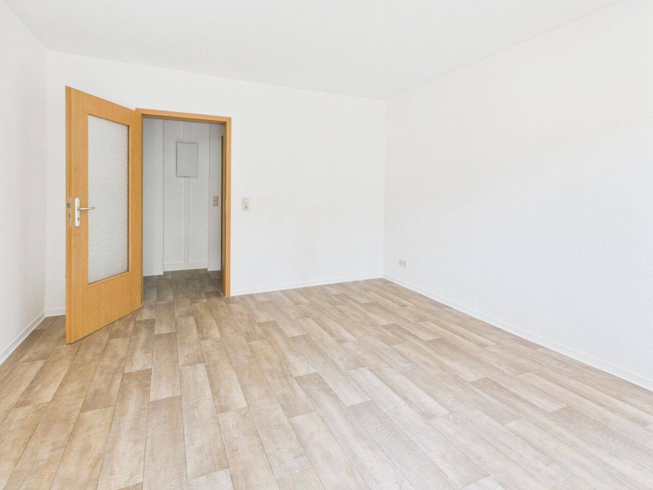 3-Raum-Wohnung im Erdgeschoss mit Balkon auf dem Kapellenberg – Chemnitz – Vorschaubild 2