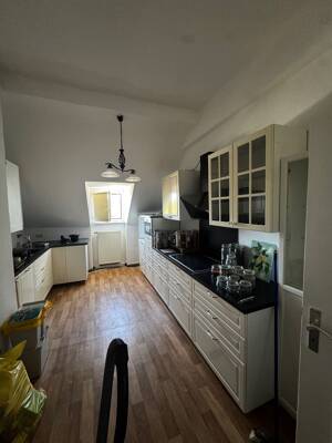 ? Nachmieter gesucht ab 01.09. – frisch renovierte 2-Zimmer-Wohnung | 83 m²