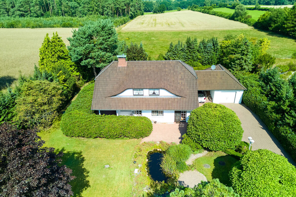 Repräsentatives Landhaus mit Baugrundstück und dazugehöriger Weide – Hanstedt – Bild 1 von 9