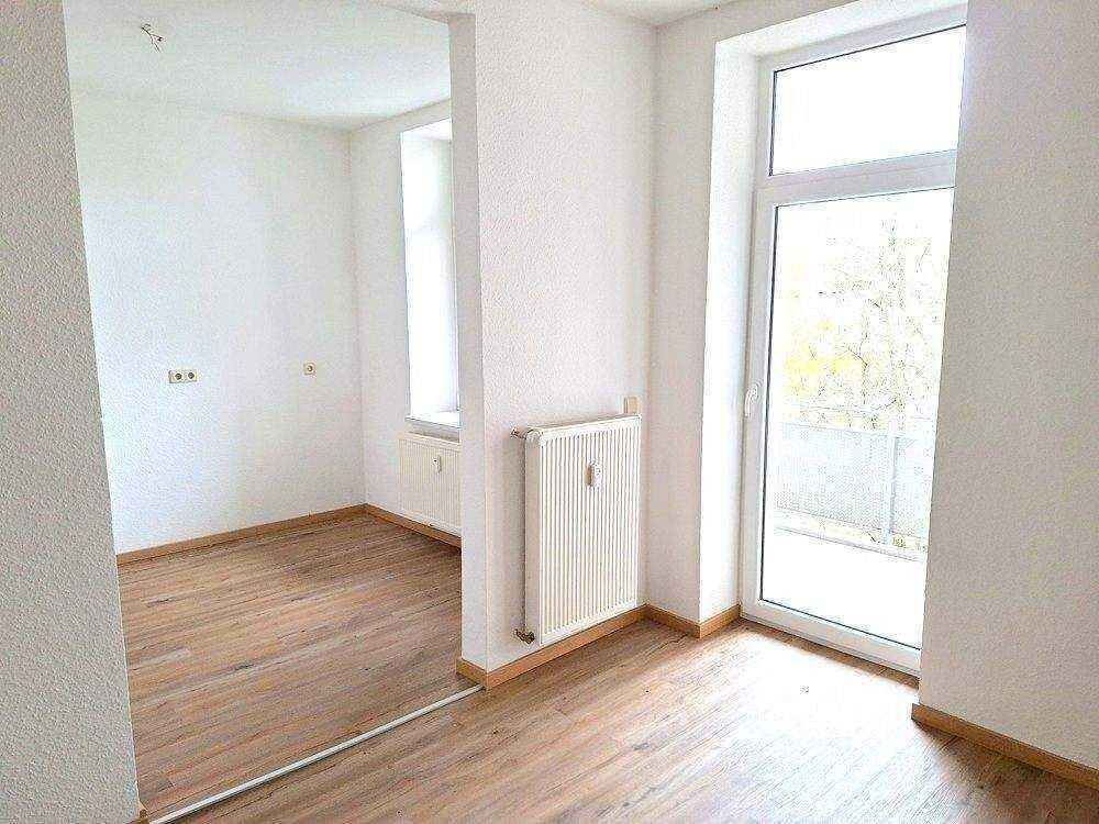 !! 5-Zimmer mit Balkon in Nebenstraße im Stadtteil Lutherviertel !! – Chemnitz – Vorschaubild 2