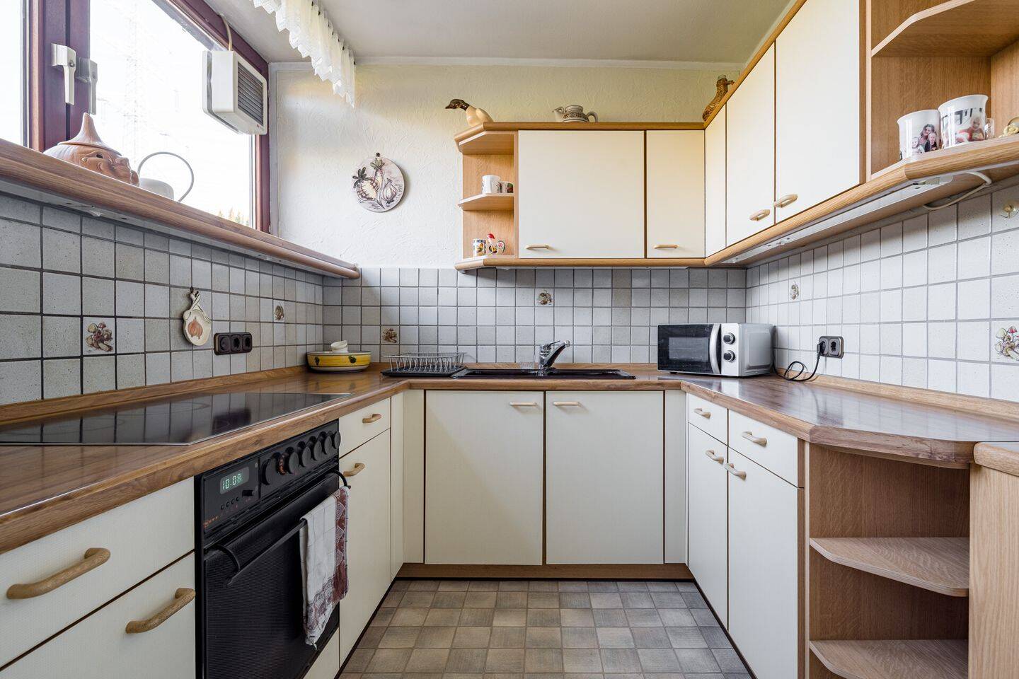 Attraktiver Reihenbungalow mit Vollkeller, Wintergarten, Kamin, Einzelgarage und viel Komfort – Hamburg – Vorschaubild 5