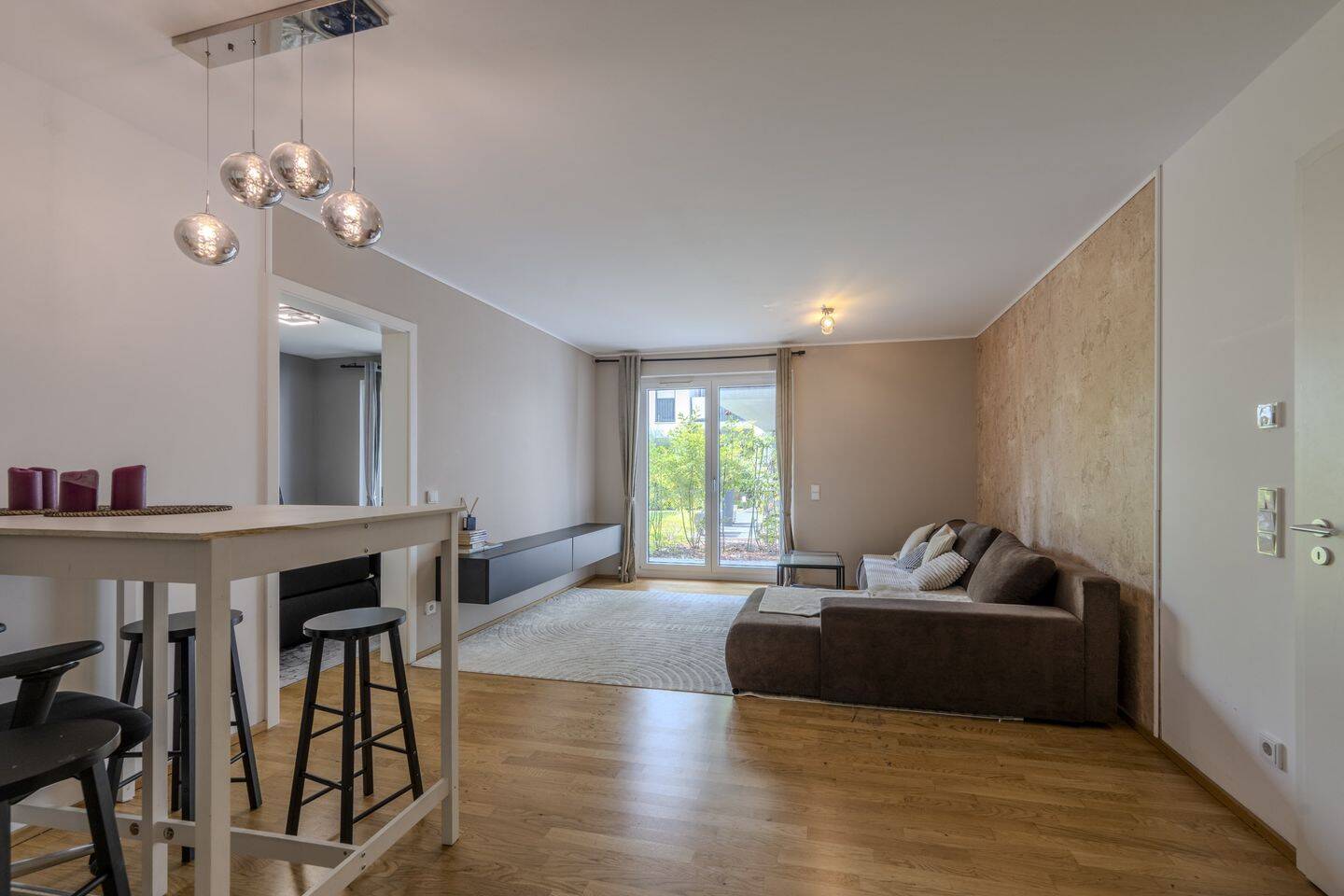 Barrierefreie und sehr gepflegte Erdgeschosswohnung mit Terrasse – München – Vorschaubild 3