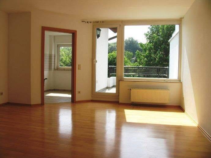 Hell, individuell, schöner Ausblick und über 2 Ebenen