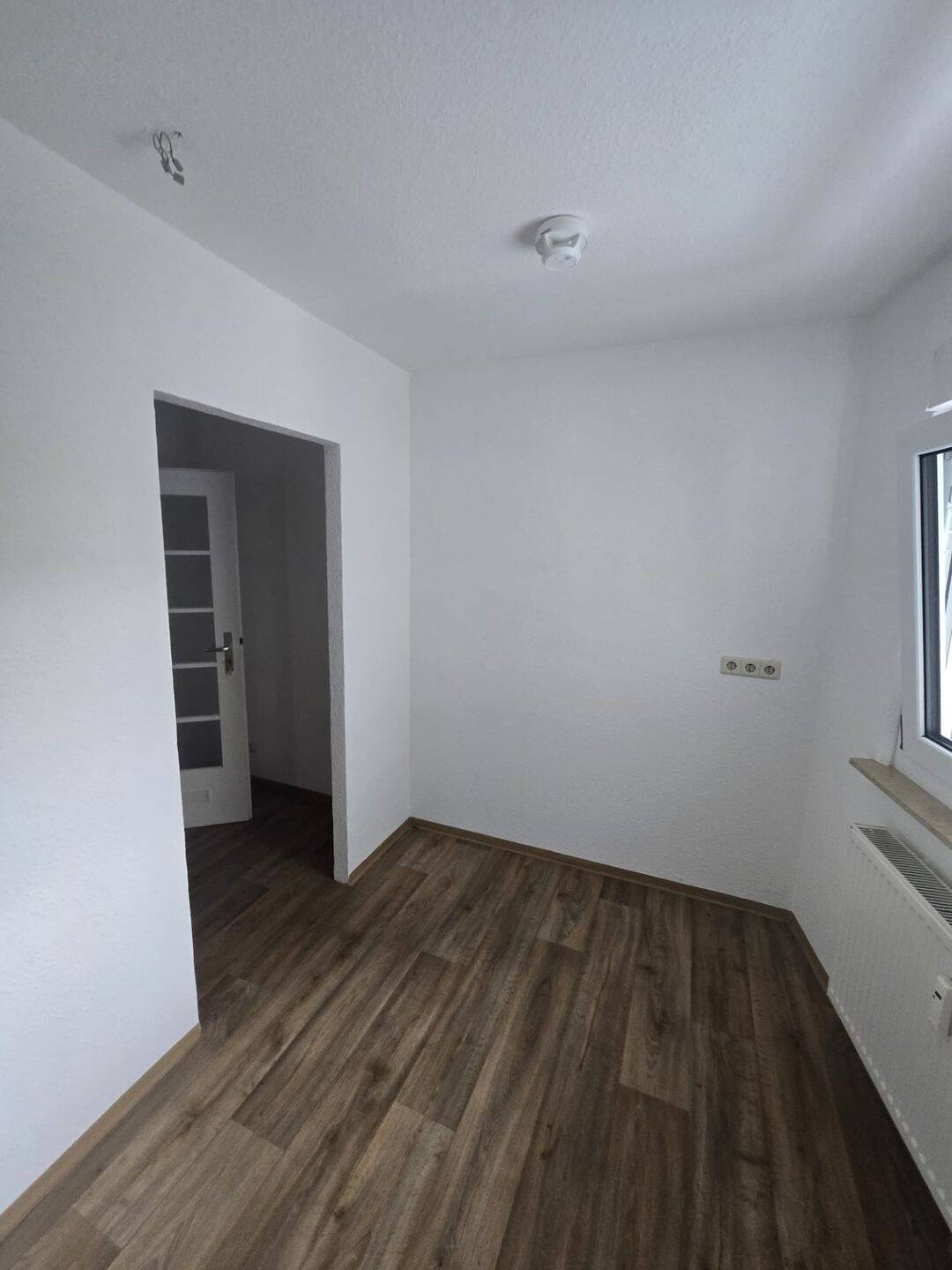 Renovierte 1-Zimmer-Wohnung im 3. OG in 90443 Nürnberg – Nürnberg – Vorschaubild 4