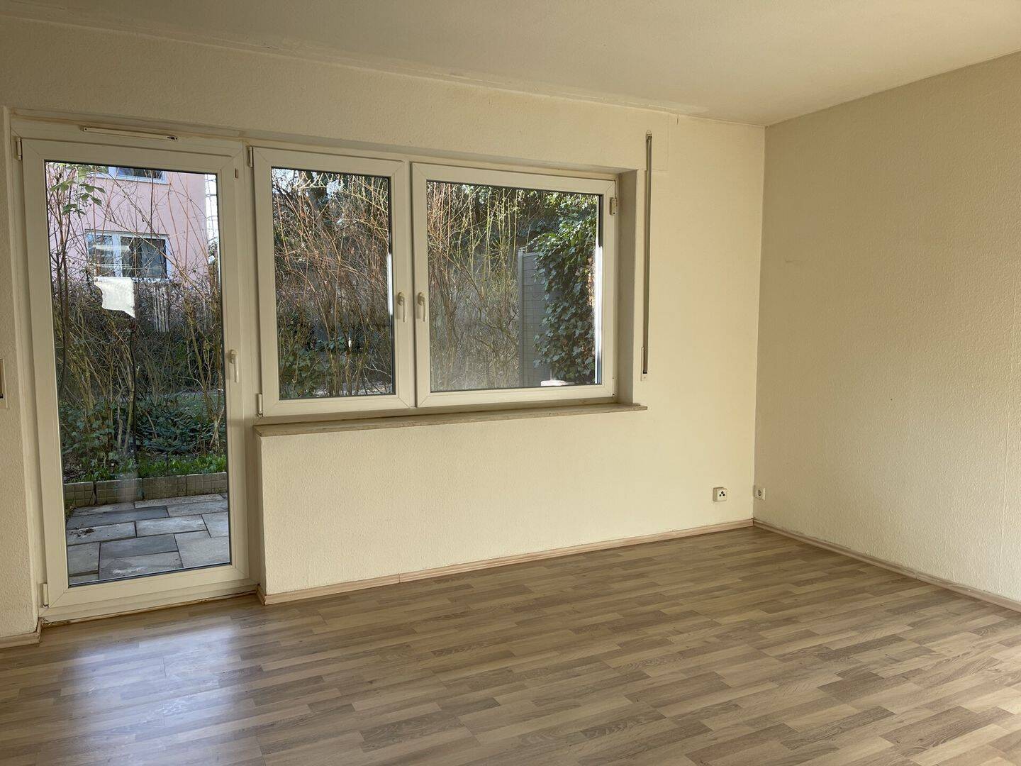 Sofort verfügbar: 2-Zimmer mit Terrasse und Küche – Stuttgart – Vorschaubild 5
