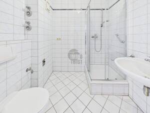 LICHTDURCHFLUTETE ERDGESCHOSSWOHNUNG IN BESTER LAGE SONNENTERRASSE UND TIEFGARAGENSTELLPLATZ – 26135 Oldenburg – Vorschaubild 7