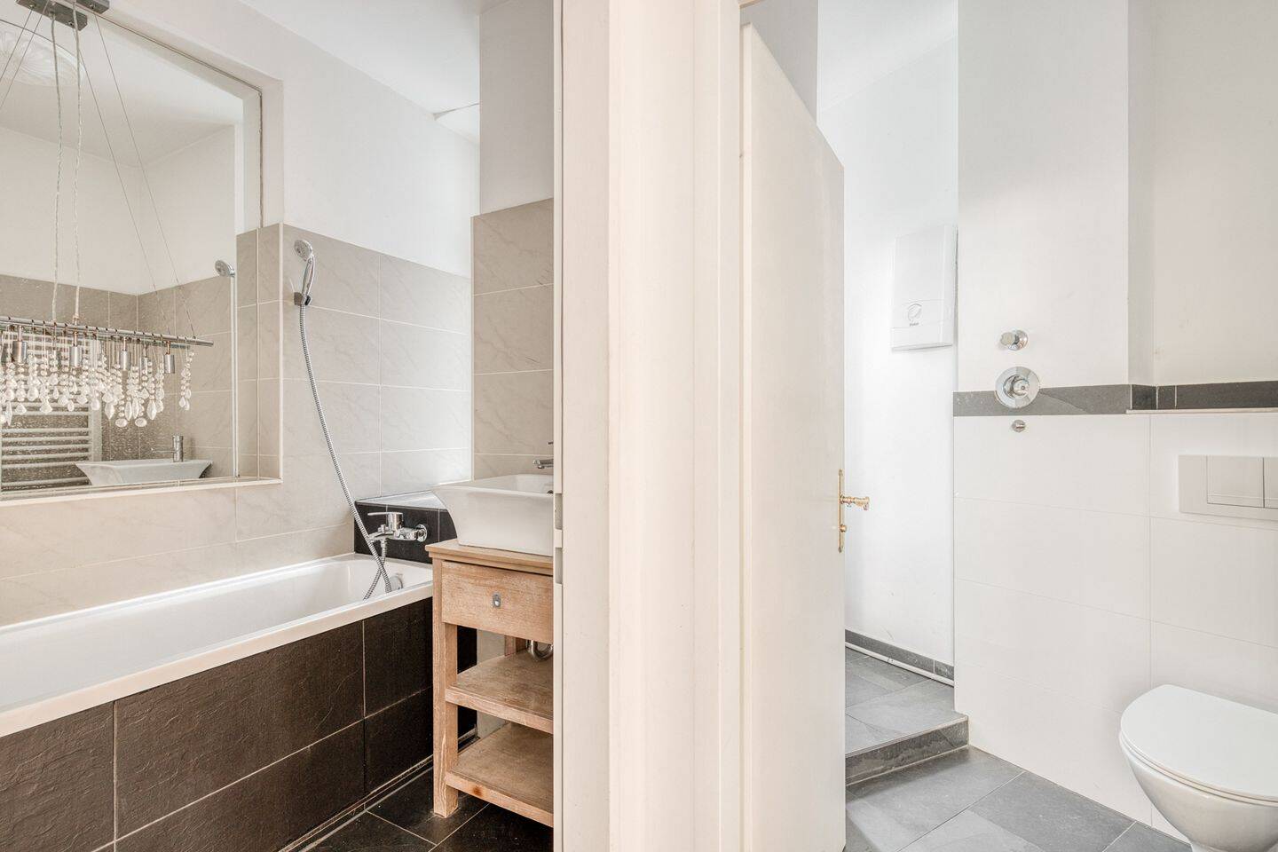 Sonnige 3-Zimmer Altbauwohnung mit großzügigem Raumgefühl – Berlin – Vorschaubild 8