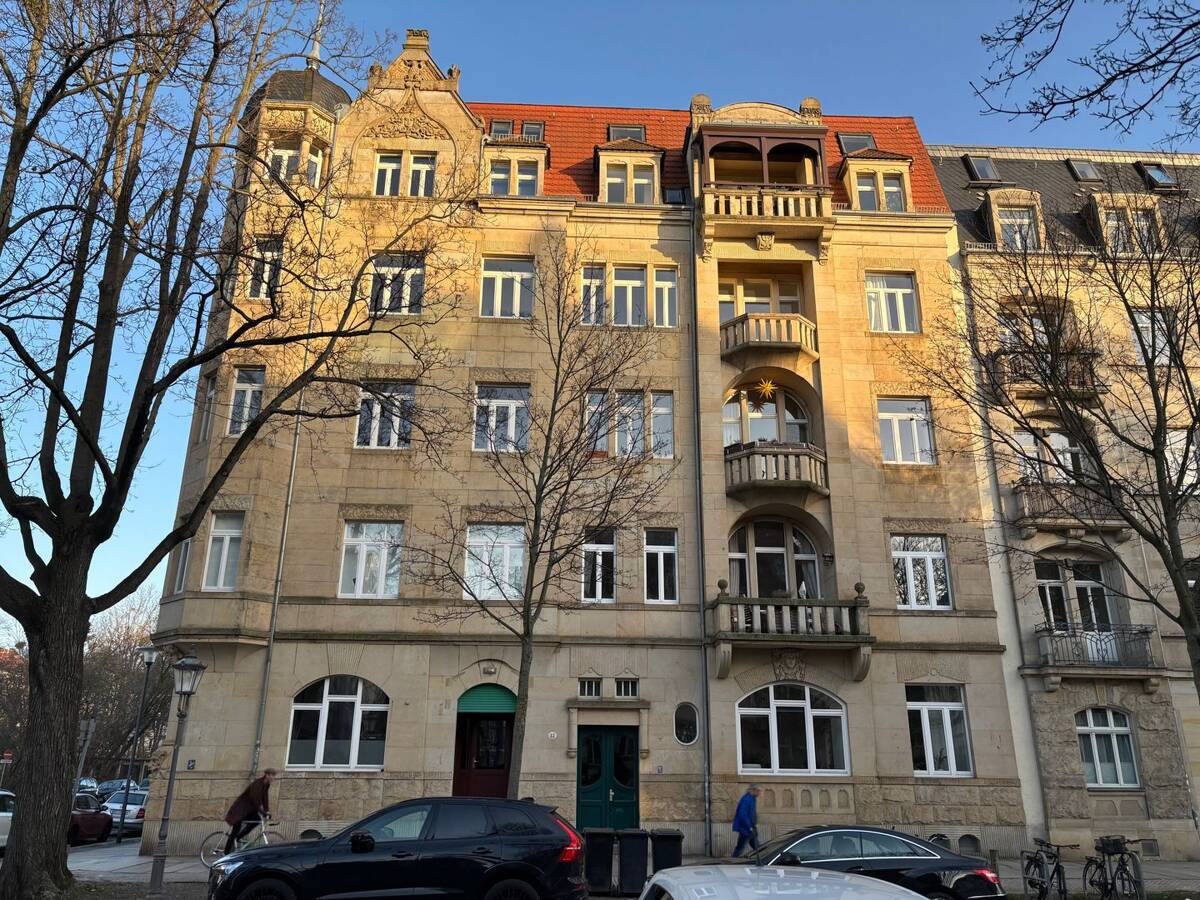Dachgeschoßwohnung mit Ausblick – 1309 Dresden – Bild 1 von 9