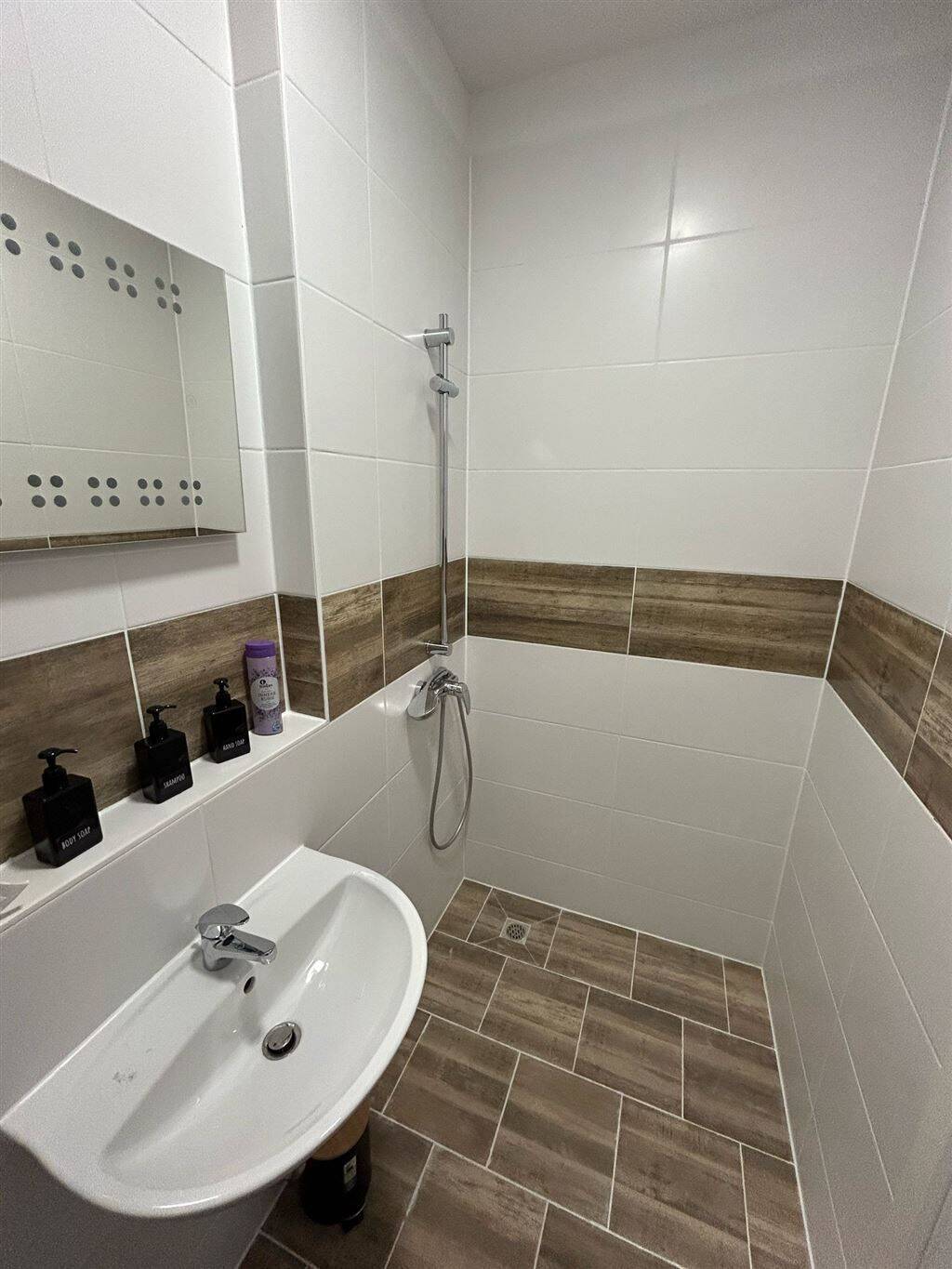 Zweitbezug nach San.! Kompaktloft 1-Zi. im Hinterhaus mit Du. und Lam. in zentraler Lage! EBK mgl. – Chemnitz – Vorschaubild 3