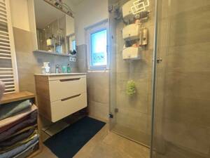 Umfangreich modernisiertes Mittelreihenhaus mit kleinem Garten, perfekt (auch) für Familien! – 22147 Hamburg – Vorschaubild 6