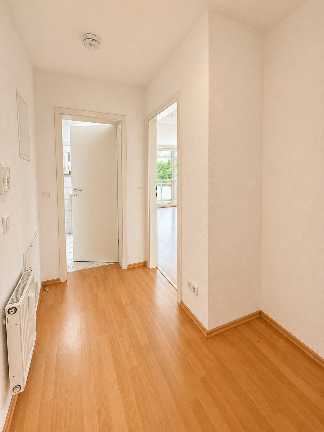 Genießen Sie den Sommer auf Ihrem großen Balkon! Schöne, moderne Dachgeschosswohnung mit Aufzug