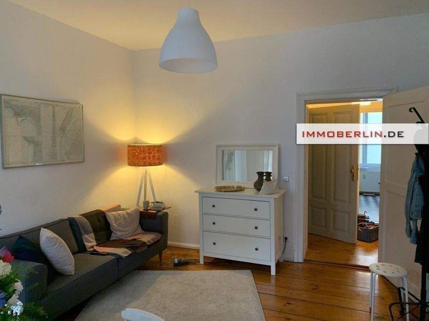 IMMOBERLIN.DE - Wunderbare Altbauwohnung mit Südwestbalkon in zentraler Lage – Berlin – Bild 1 von 9