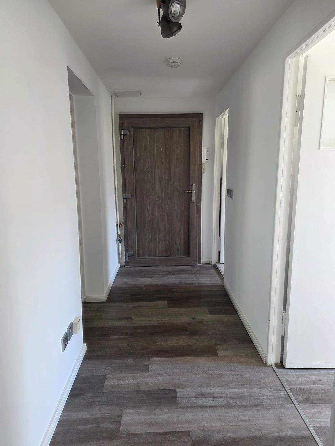 Bezugsfreie 2,5-Zimmerwohnung mit Balkon – Berlin – Vorschaubild 7