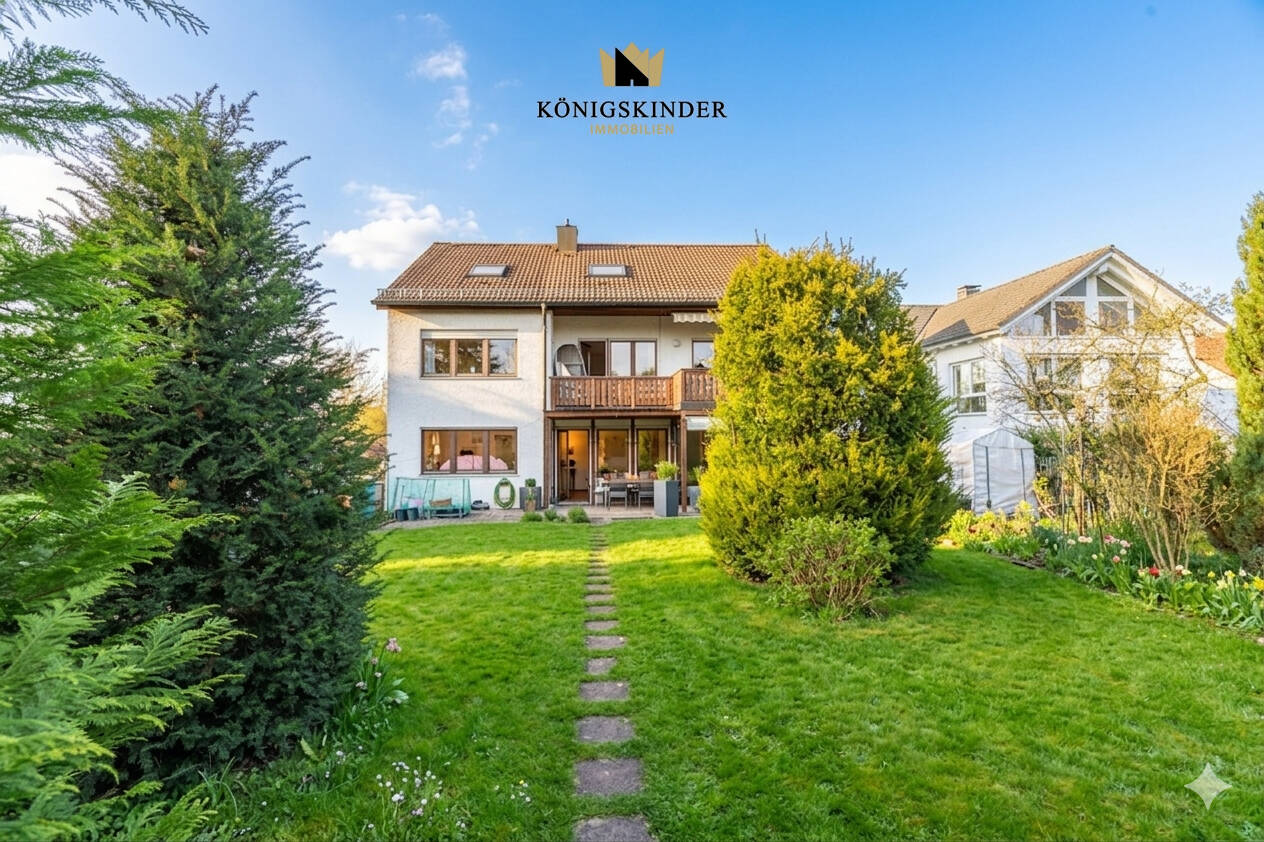 3-Fam. Haus mit großem Garten, 3 Garagen & weiterem Potenzial in schöner ruhiger zentraler Lage – Böblingen – Bild 1 von 9