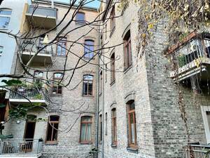 *Paulusviertel* Exklusive 4 Zi.-Whg. im Baudenkmal mit Stuck, hohen Decken und zwei Balkonen, bezugsfrei ab 01.09.2026 – 6114 Halle (Saale) – Vorschaubild 3