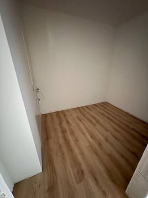 Exklusive Neubauwohnung mit 3-Zimmern, S/W-Balkon, Designbelag, HWR, Keller, Tiefgaragenstellplatz – 18059 Rostock – Vorschaubild 6
