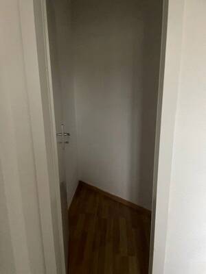 Schöne 3-Zimmerwohnung mit modernisierten Tageslichtbad und Laminat... – 47259 Duisburg – Vorschaubild 3