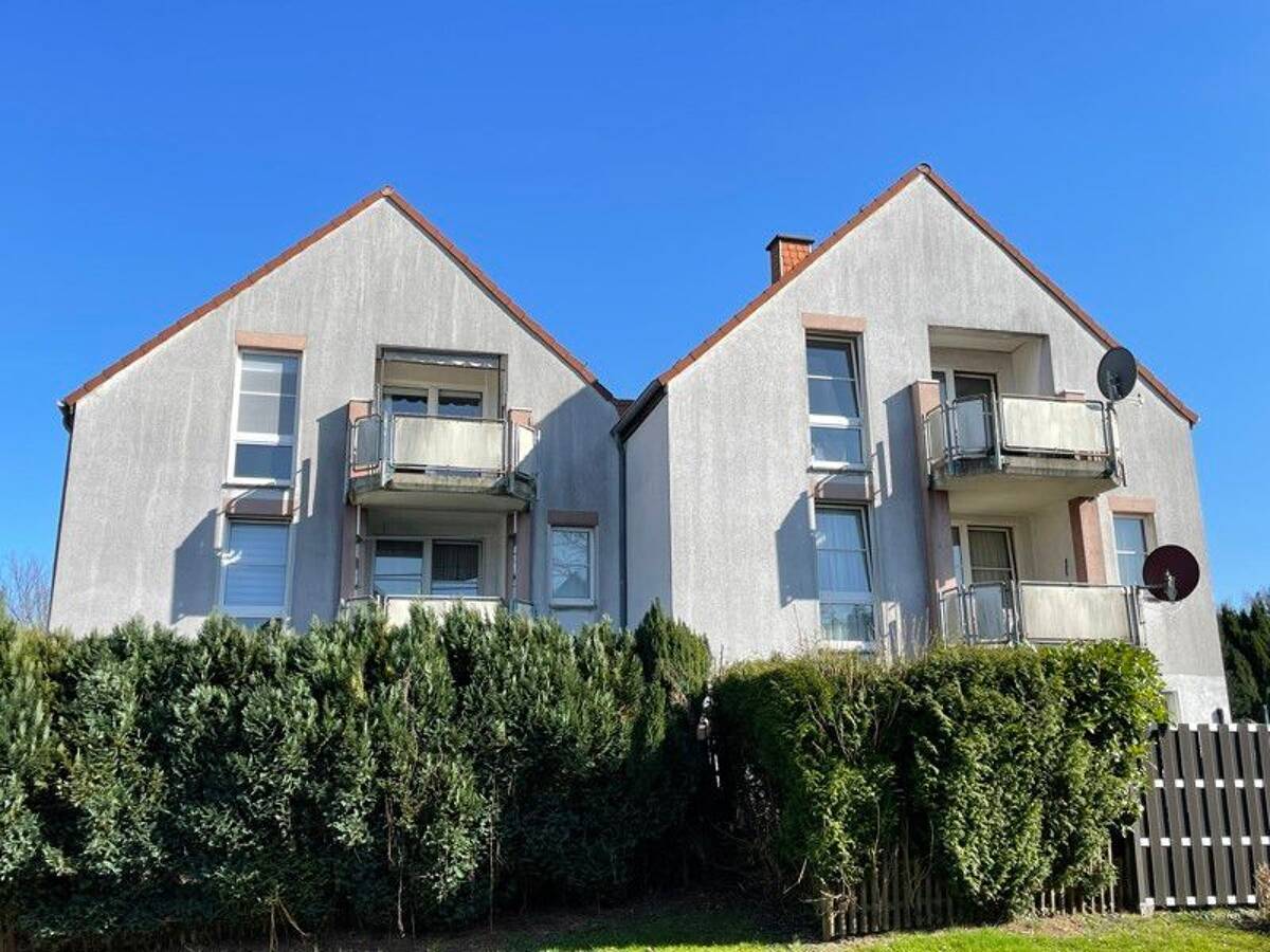 Da kommt man gern Heim. Ideale 3-Zi.-Wohnung mit Ausblick (WBS erforderlich)* – 44339 Dortmund – Bild 1 von 8