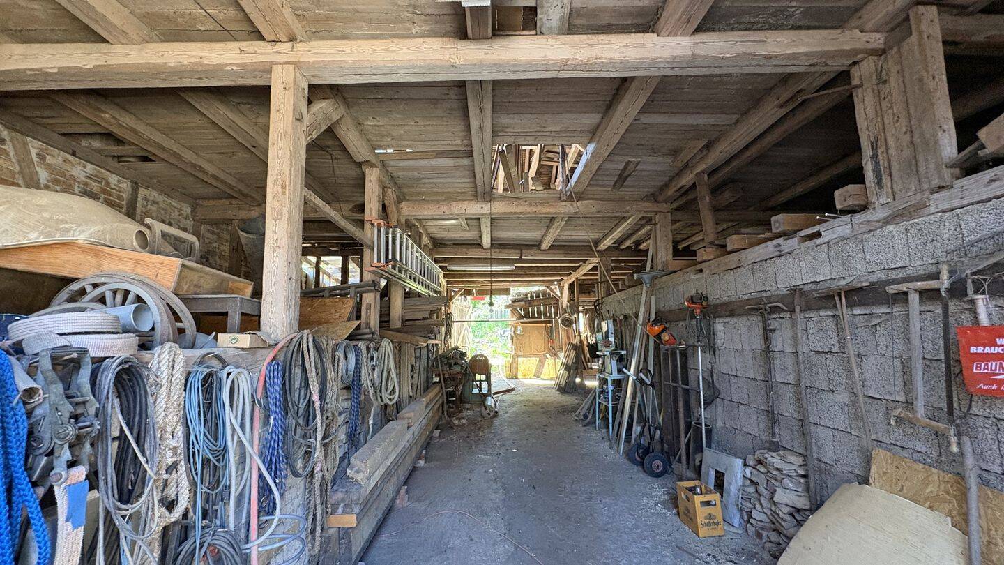 Ehemaliger Bauernhof mit großem Grundstück, Scheune, PV-Anlage und Waldflächen – Oberhain – Vorschaubild 7