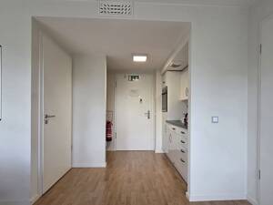 2-Zimmer-Wohnung in Berlin: Aufzug und Blick zum WISTA – 12489 Berlin – Vorschaubild 9