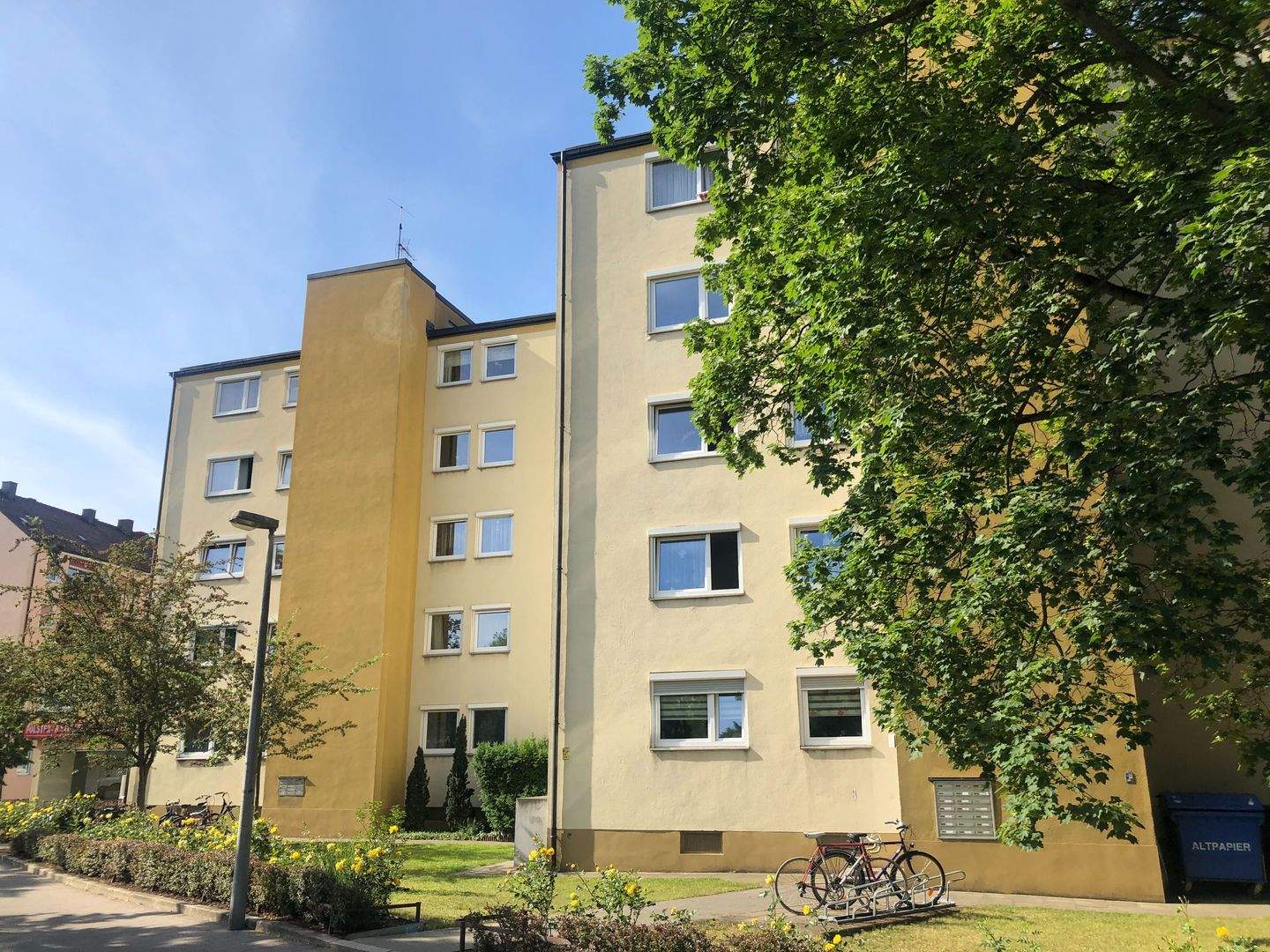 Schöne 1-Zimmer-Wohnung mit Balkon und Einbauküche – Nürnberg – Bild 1 von 5