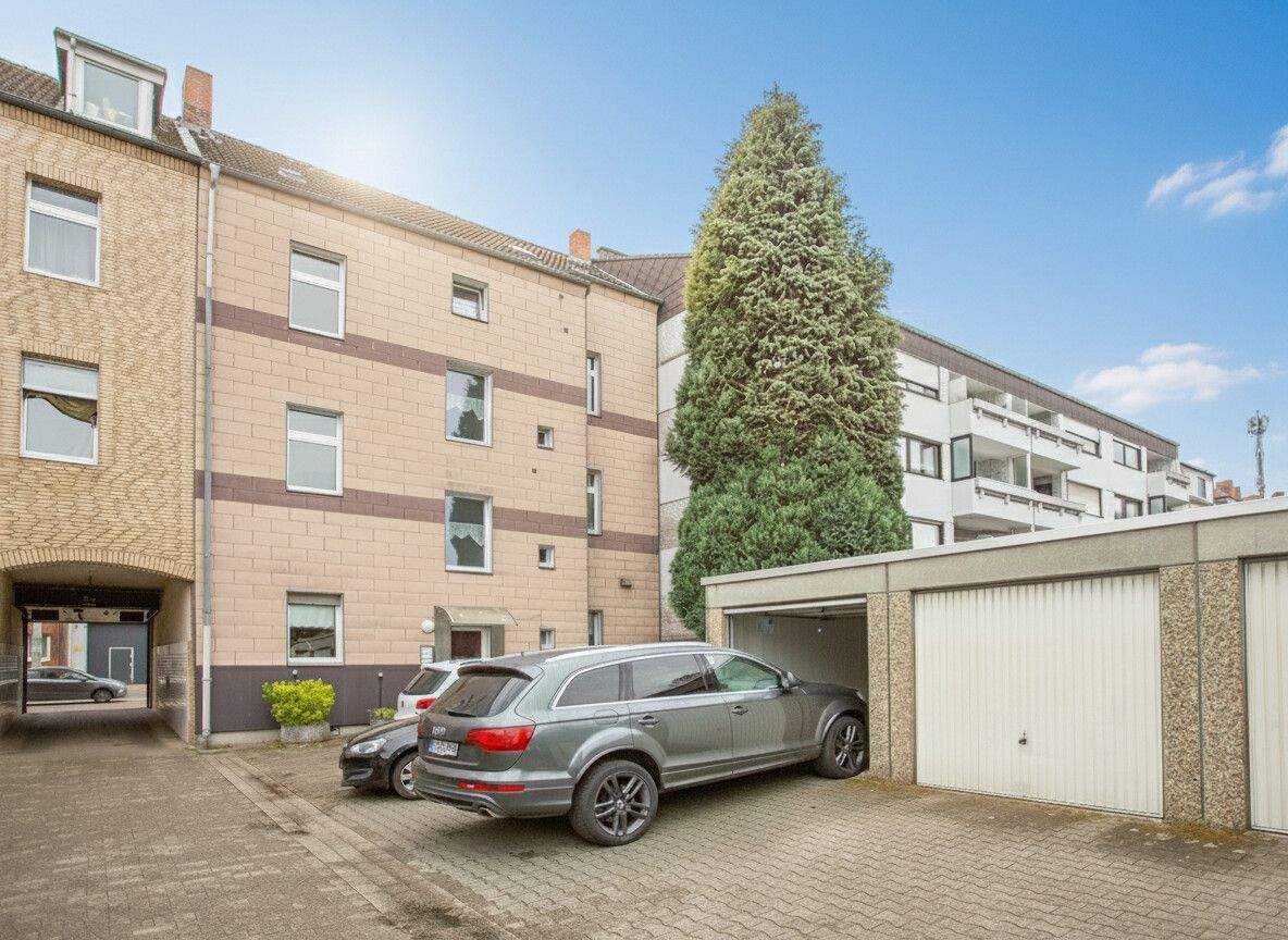 Gepflegtes Mehrfamilienhaus mit sechs Wohneinheiten und fünf Garagen in zentraler Lage – Gelsenkirchen – Vorschaubild 5