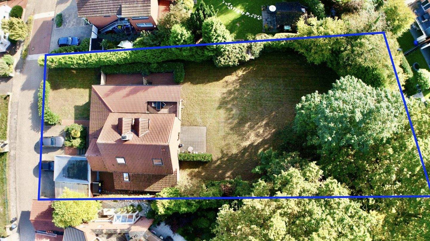 Einmalig in dieser Lage - Stilvolles Wohnen mit großem Wassergrundstück im Herzen der Stadt – Lingen (Ems) – Bild 1 von 9