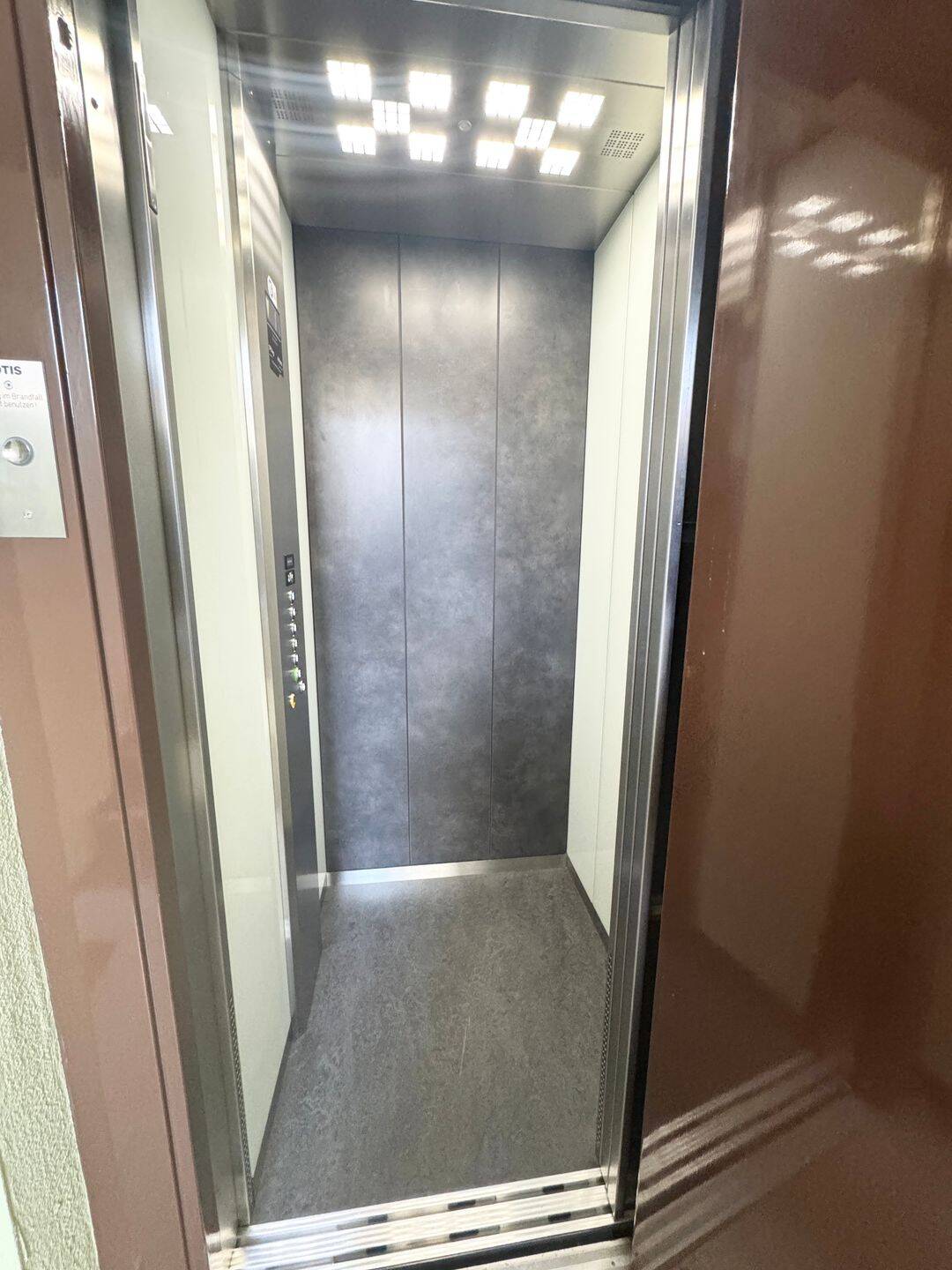 Sofort Bezugsfrei ! Gepflegte Eigentumswohnung mit Loggia, Aufzug & Stellplatz – Nürnberg – Vorschaubild 7