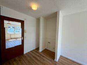 Bezugsfreie 1-Zimmer-Studentenwohnung in zentraler Lage von Freiburg-Oberau – 79102 Freiburg im Breisgau – Vorschaubild 8
