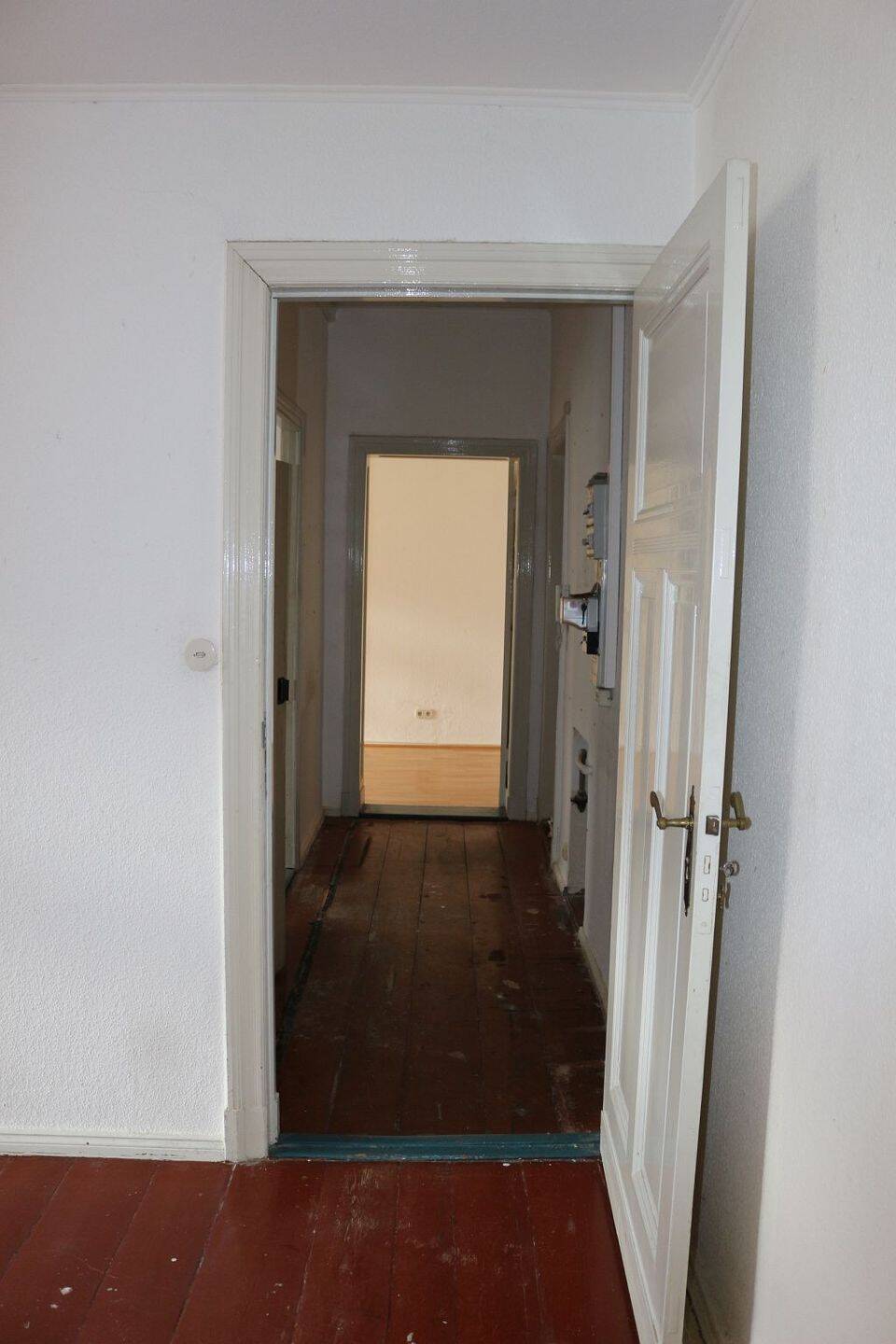 Bezugsfrei! 2-Zimmer-Wohnung mit Südost-Balkon im Altbau unweit des Teltow-Kanals – Berlin – Vorschaubild 4