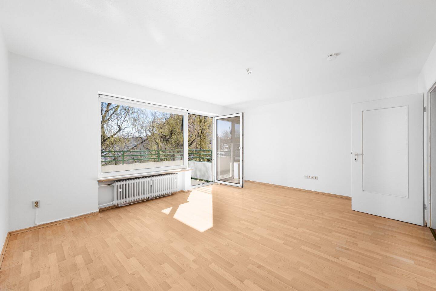 Helle 2-Zimmer-Wohnung mit Südbalkon und Tiefgaragenstellplatz - sofort bezugsfrei